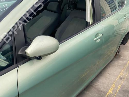 left-front-door-seat-toledo-iii-5p2-5p0831055a-2004-2005-2006-2007-2008-2009-15654429 main image