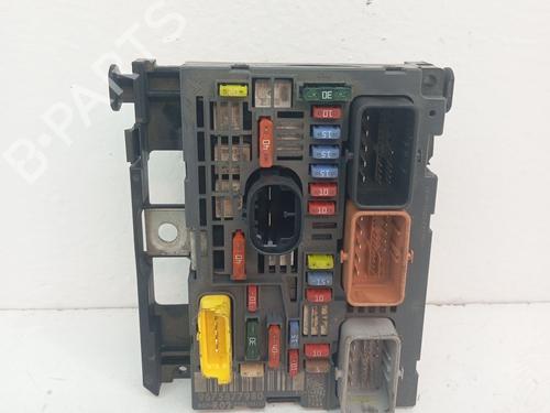 Used Fuse box Fuse box 38414814 38414814