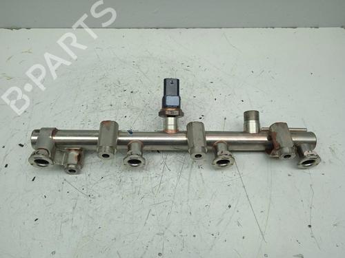 Used Injection rail RENAULT MEGANE IV Hatchback (B9A/M/N_) 1.3 TCe 115 (B9N9) (116 hp) 15957191