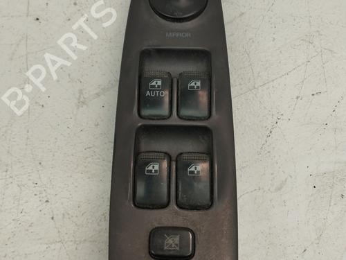 Used Left front window switch HYUNDAI ELANTRA III (XD) 2.0 CRDi (113 hp) 17753296