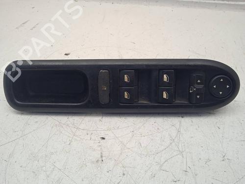 left-front-window-switch-peugeot-407-sw-6e_-6d_-96468704xt-2004-2005-2006-2007-2008-2009-2010-2011-11156248 main image