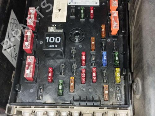 Used Fuse box VW PASSAT B6 (3C2) 2.0 TDI 16V (140 hp) 18112592