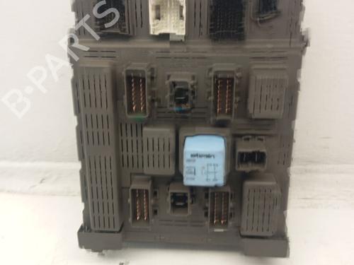 Used Fuse box PEUGEOT 607 (9D, 9U) 2.2 HDi (133 hp) 31620033