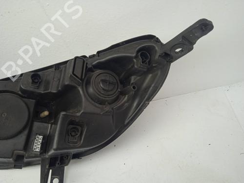 Right headlight PEUGEOT 407 (6D_) 2.0 HDi 135 (6DRHRH, 6DRHRE, 6DRHRG, 6DRHRJ) | BP17897117C29 