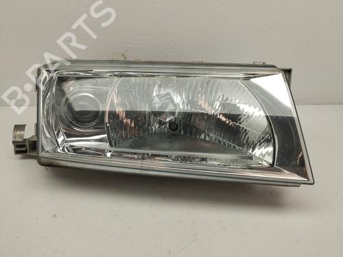 Used Right headlight SKODA OCTAVIA I (1U2) 1.9 TDI (90 hp) 25814469