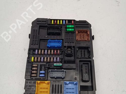 Used Fuse box Fuse box DS DS 3 / DS 3 CROSSBACK (UR_, UC_, UJ_) 1.5 BlueHDi 130 (UCYHZR) (130 hp) 16933199 16933199