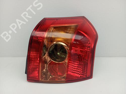 Fanale posteriore destro TOYOTA COROLLA (_E12_) 1.4 D (NDE120_, NDE120R) (90 hp) 31615254