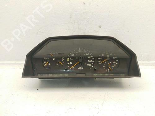 Used Instrument cluster Instrument cluster MERCEDES-BENZ 124 Saloon (W124) 300 Turbo-D (124.133) (147 hp) 40096985 40096985