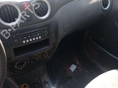 Fuse box CITROËN C3 I (FC_, FN_) 1.4 HDi | BP31615827E1 