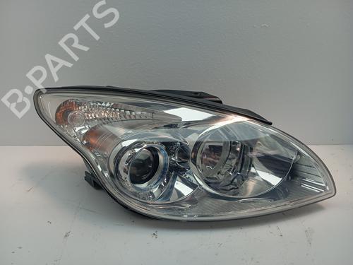 Used Right headlight HYUNDAI i30 Estate (FD) 1.6 CRDi (116 hp) 31614558