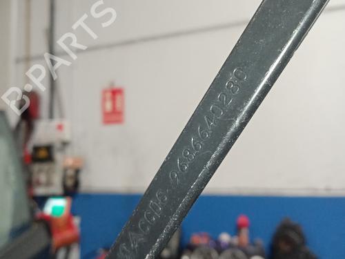 Used Front windshield wiper arm CITROËN C4 Picasso I MPV (UD_) 1.6 HDi (109 hp) 16379954
