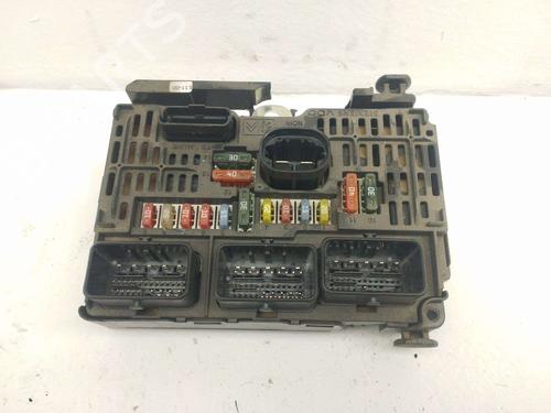 Used Fuse box CITROËN C4 I (LC_) 1.6 HDi (109 hp) 31832682