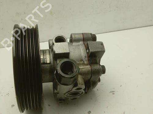 Used Steering pump HYUNDAI TRAJET (FO) [1999-2008]  4286939