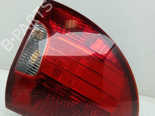 left-taillight-kia-rio-i-hatchback-dc-15-16v-92401fd070-2000-2001-2002-2003-2004-2005-2006-4326154 main image