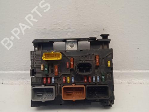 Used Fuse box Fuse box 36664732 36664732
