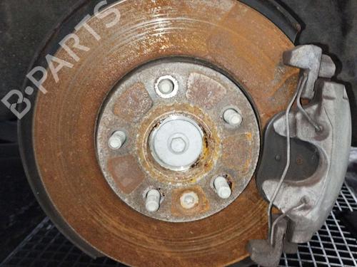 Used Right front steering knuckle VOLVO V40 Hatchback (525) D2 (114 hp) 18053916