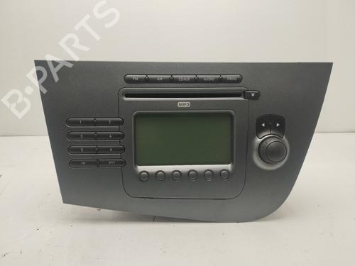 Used Radio SEAT LEON (1P1) 1.9 TDI (105 hp) 18783807