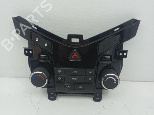 climate-control-chevrolet-cruze-hatchback-j305-2010-31620507 main image