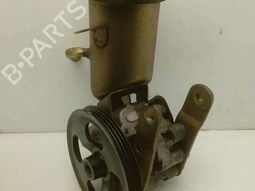 Used Steering pump Steering pump TOYOTA YARIS (_P9_) 1.4 D-4D (NLP90_, NLP90R) (90 hp) 4325810 4325810