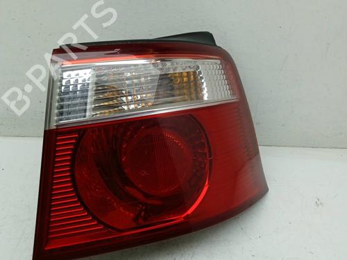 Used Right taillight KIA CARENS II MPV (FJ) [2002-2013]  4327982