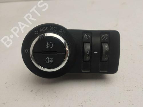 Used Headlight switch OPEL INSIGNIA A (G09) 2.0 CDTI (68) (131 hp) 18008979