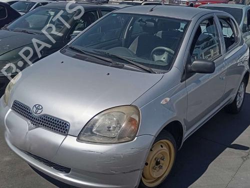 Brugte TOYOTA YARIS (_P1_) 1.0 (SCP10_, SCP10R) 4739515