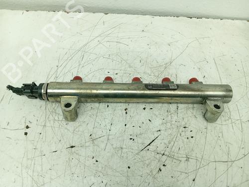 Injectorrail CHEVROLET CAPTIVA (C100, C140) [2006-2026]  31800651