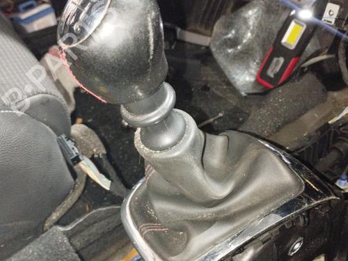 Used Gear lever RENAULT MEGANE III Hatchback (BZ0/1_, B3_) [2008-2026]  18548699