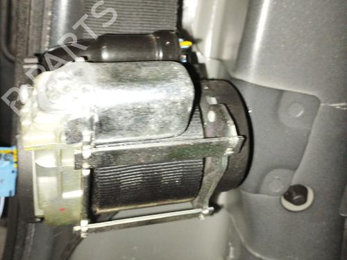 front-left-seatbelt-renault-megane-iii-hatchback-bz01_-b3_-2008-31641777 main image