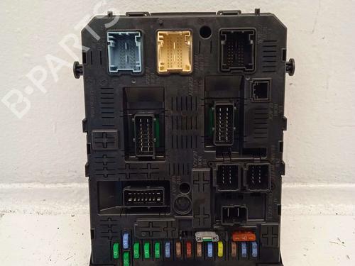 Used Fuse box Fuse box 32629021 32629021