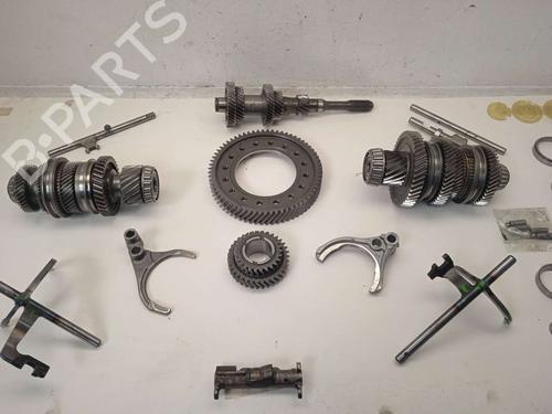 Used Gearbox Gearbox TOYOTA YARIS (_P21_, _PA1_, _PH1_) 1.6 GR 4WD (GXPA16) (261 hp) 40095170 40095170