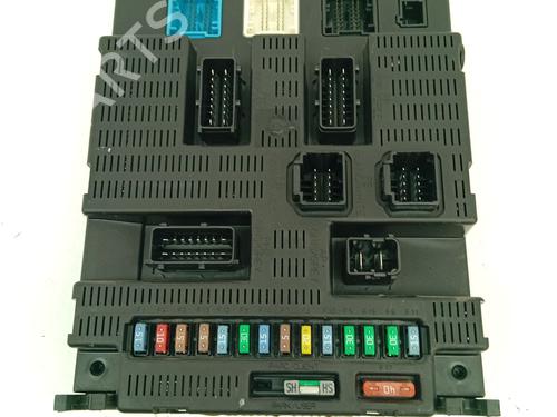 Used Fuse box Fuse box 33605620 33605620
