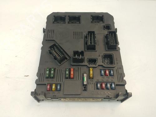 Used Fuse box Fuse box 38303802 38303802