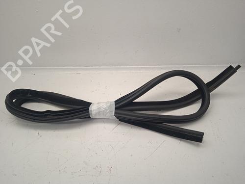 Used Rubber door seal BMW 3 (E90) 320 d (177 hp) 24800325