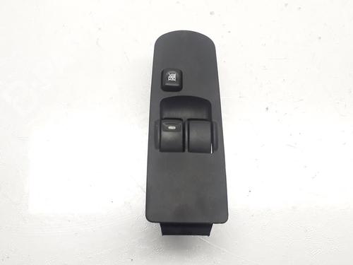 Used Left front window switch MITSUBISHI COLT VI (Z3_A, Z2_A) 1.1 (Z31A, Z32A) (75 hp) 11150347