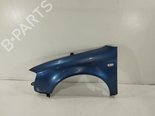 Guarda-lamas esquerdo AUDI A4 B7 (8EC) 2.0 TDI (140 hp) 31617055