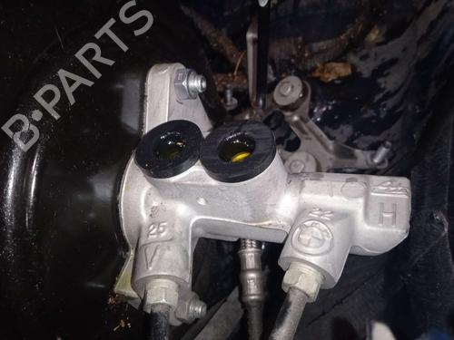 Brake master cylinder BMW 3 (E90) 320 d | BP24800341M77 - Image 4