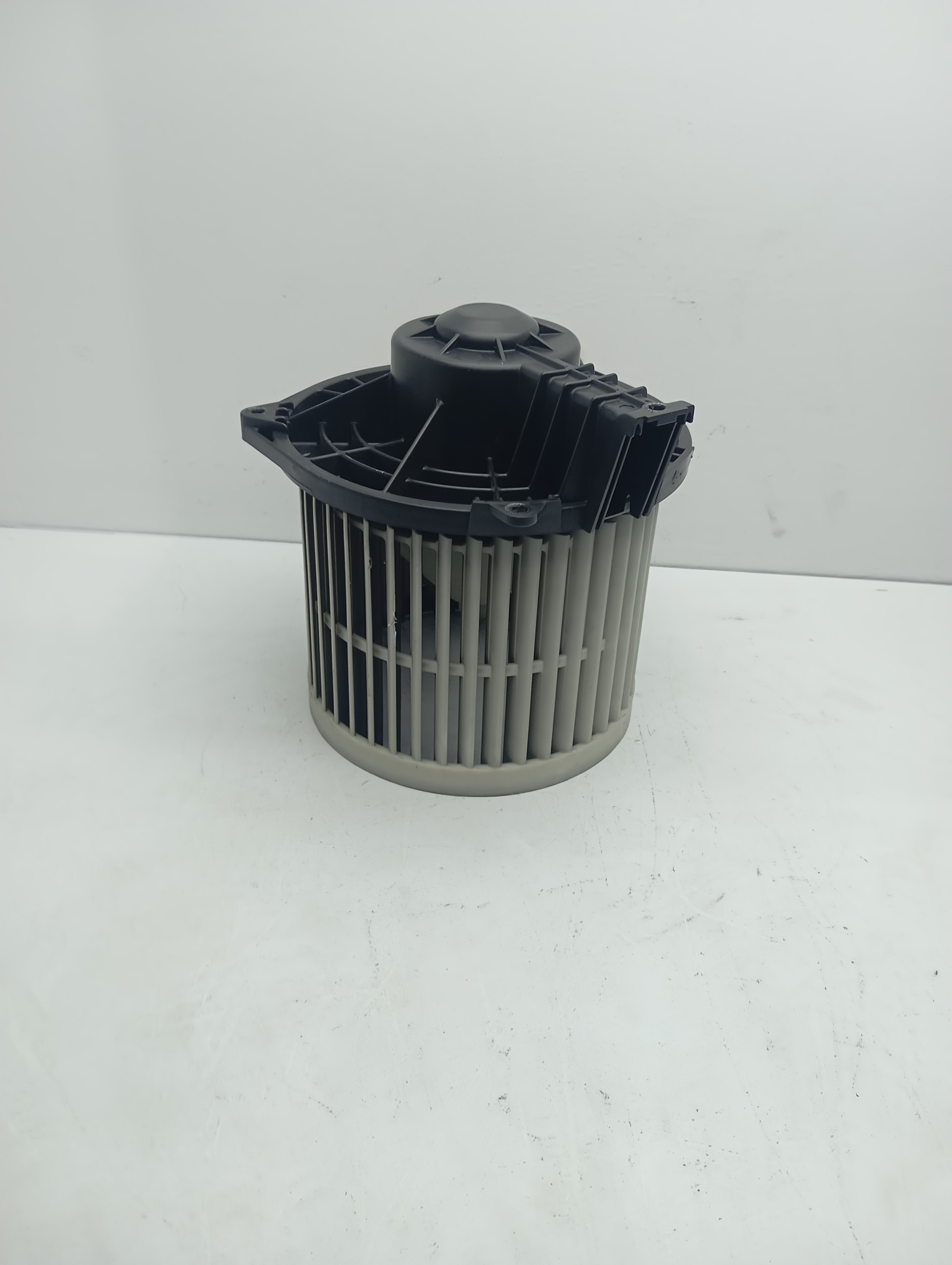 30.503.00 UFI Filtro aria Lunghezza: 196 mm, Cartuccia filtro per Honda Civic VIII | AUTODOC prezzo e recensioni