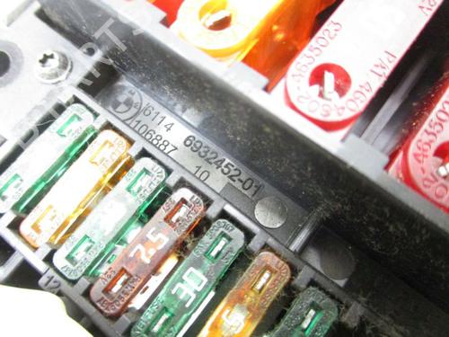 Fuse box BMW 5 (E60) 530 i | BP25224291E1