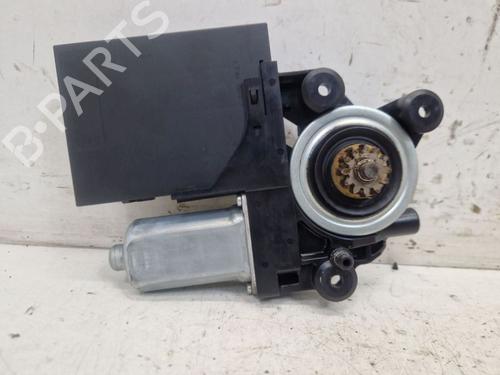 Used Left front window motor VOLVO V50 (545) D3 (150 hp) 24943667
