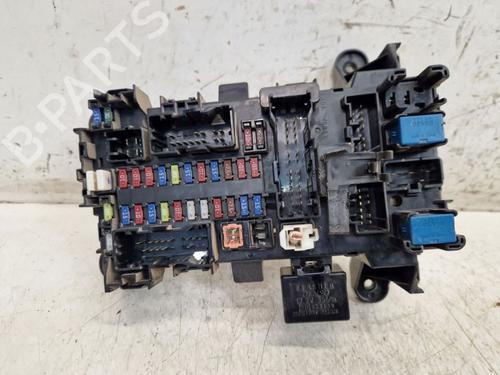 Used Fuse box SUZUKI GRAND VITARA II (JT, TE, TD) 1.9 DDiS All-wheel Drive (JT419, TD44, JB419WD, JB419XD,... (129 hp) 27836184