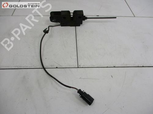 Used Hood lock AUDI A4 B8 (8K2) 2.0 TDI (143 hp) 18761831