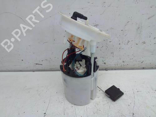 Used Fuel pump BMW 3 Touring (E91) 330 i (272 hp) 25602406