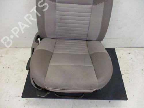 Right front seat VOLVO V50 (545) 2.4 | BP37114099C16 - Image 3