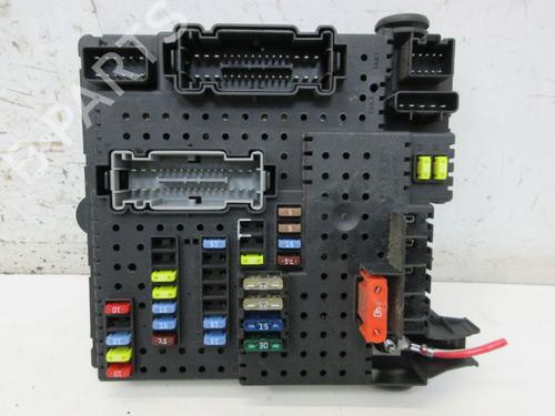 Used Fuse box Fuse box 37126857 37126857