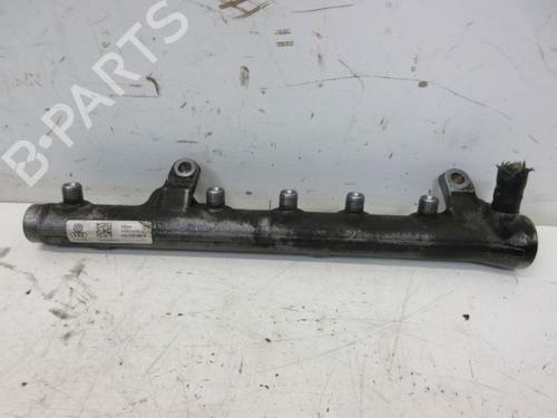 Used Injection rail VW GOLF VI (5K1) 1.6 TDI (105 hp) 32230120