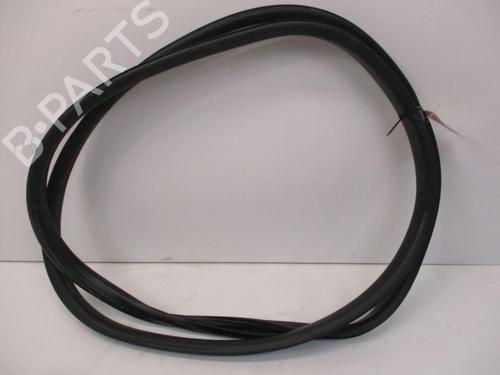 Used Rubber door seal RENAULT CLIO IV (BH_) 1.2 TCe 120 (BHM0) (120 hp) 29083647