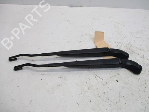 Used Front windshield wiper arm MINI MINI CLUBMAN (R55) Cooper S (184 hp) 18803905