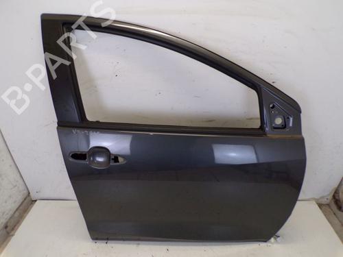 Used Right front door TOYOTA YARIS (_P21_, _PA1_, _PH1_) 1.5 Hybrid (MXPH10, MXPH11) (116 hp) 29099161