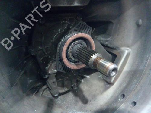 Gearbox HYUNDAI H-1 Cargo (TQ) 2.5 CRDi | BP38028661M3 - Image 3